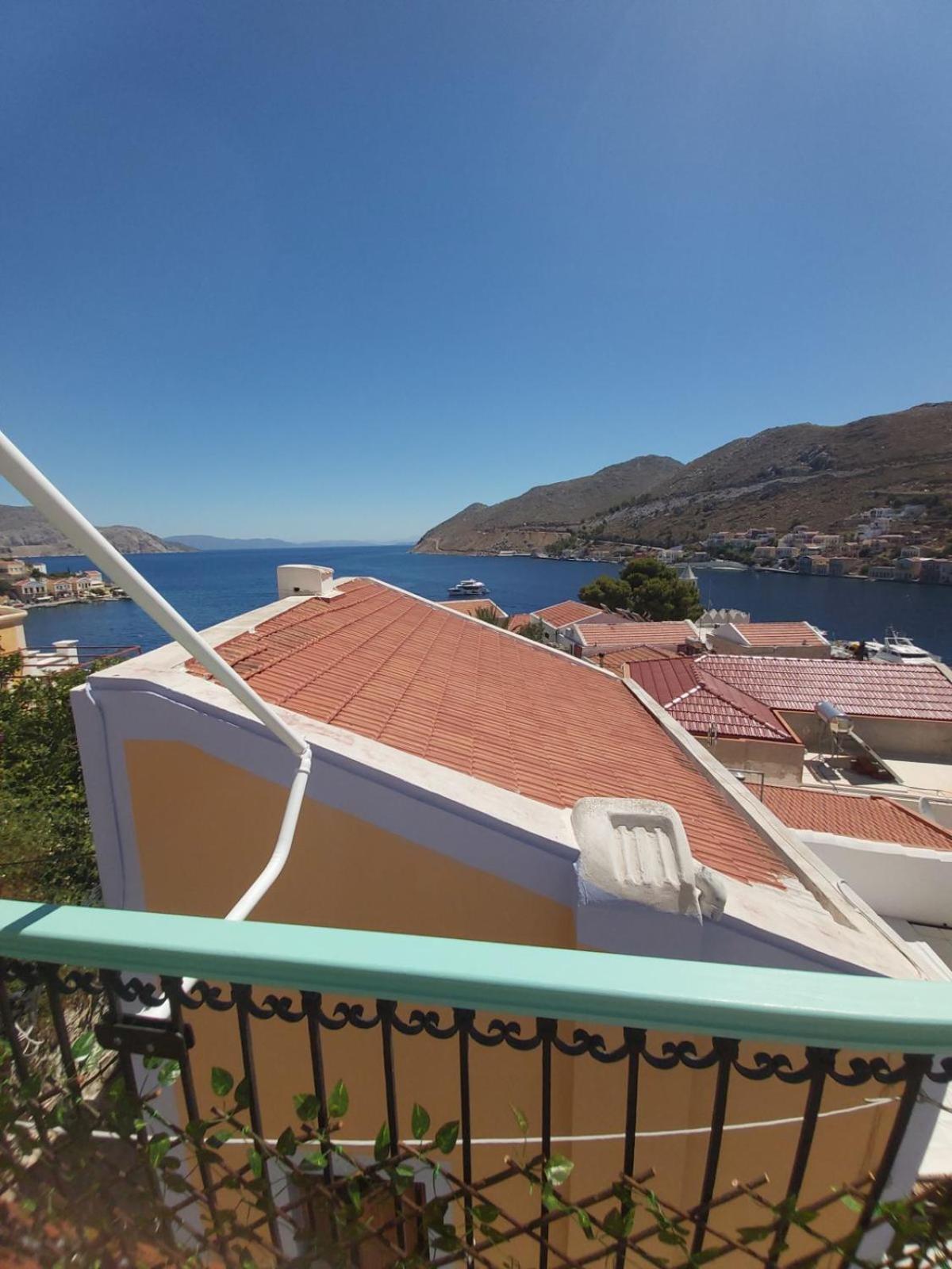 89 Steps Symi Apartment Bagian luar foto